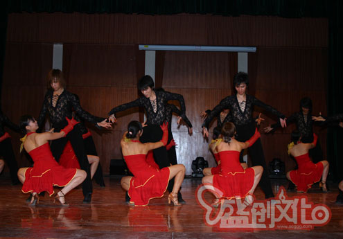      拉丁、倫巴、恰恰