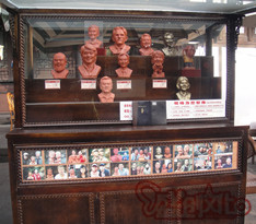 《現(xiàn)場(chǎng)塑像》