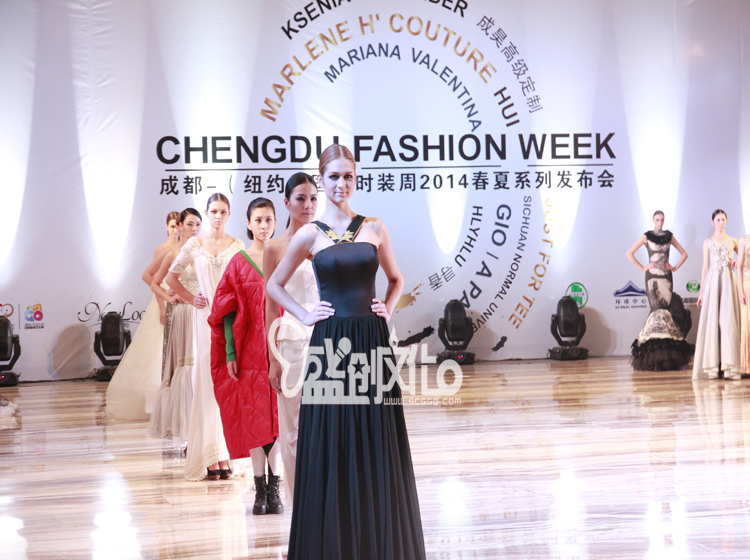 成都-紐約時(shí)裝周環(huán)球中心開(kāi)幕式