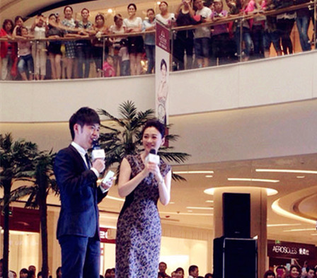 李小冉代言出席手表品牌GENIE爵尼表活動